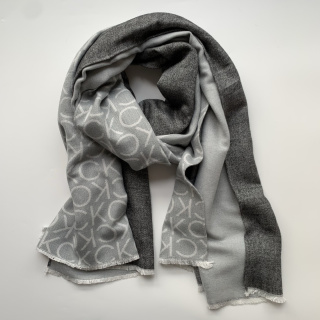 工厂的尾巴产品出口到欧洲和美国的气质、花卉染纱，提花围巾，披肩