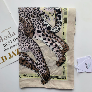 2024新的出口尾部的围巾李*j*腰花豹纹图案大方的披肩