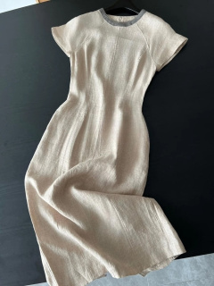 夏天是一个美丽的杏子-白色亚麻衣服的2025年，新的风格，受欢迎和最受欢迎的裙子的这一年中，慷慨和体面。