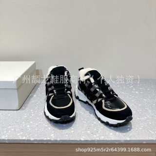 高端2025新款圆头拼色羊皮毛一体低帮厚底系带保暖运动休闲鞋棉鞋