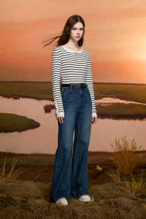 ibudu2025冬季新款微喇牛仔裤长裤显瘦简约女